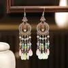 Joyas Daisy Pendientes Bohemios de Longitud Media con Diamantes Completos de 12 Colores para Mujer Estilo Festivo Pendientes Étnicos de Cristal Gama Alta
