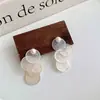 Brincos de Pérola em Forma de Concha Francesa Estilo Resort Super Delicados para Mulheres, Luxo Leve, Brincos Simples e Brincos