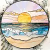 Letrero redondo de hojalata con efecto vidriera vintage con sol, luna, flores, pájaros y paisaje, pintura decorativa patriótica en placa de aluminio y hojalata para comercio transfronterizo