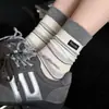 Calcetines Rayados de Bloques de Color Personalizados hasta la Pantorrilla para Mujer, Nuevo Estilo de Moda Primavera/Verano con Etiquetas de Letras, Calcetines Apilados para Combinar con Zapatos de Suela Gruesa