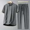 Novo Conjunto de Moda de Verão para Homens de Meia-Idade e Idosos: Conjunto de Duas Peças: Camisa Polo de Seda Gelada de Manga Curta e Calça de Seda Gelada