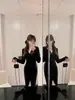 Vestido de Tricô Estilo Coreano Suave para Mulheres 2026 Outono/Inverno Novo Elegante Vestido Suéter com Amarração na Cintura e Fenda