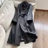 Novo Casaco Trench Coat Longo Elegante Outono 2026 com Gola Alta e Ajuste na Cintura para Mulheres, Atacado N1DF6607