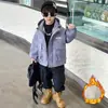 Ropa de Otoño e Invierno para Niños Traje de Tormenta Chaqueta Nuevo Estilo 2026 Parka Guapa Estilo Coreano para Niños Temporada de Otoño e Invierno Cortavientos con Forro de Terciopelo