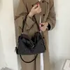 Bolso tote de moda de gran capacidad para mujer, nuevo modelo otoño 2026, diseño coreano de nicho con lunares y lazo, bolso de hombro