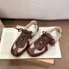 Tênis de treino feminino alemão versátil em blocos de cor, novo modelo 2026, tênis esportivos casuais estilo retrô, beleza de outono
