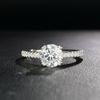 Anillo de Plata de Ley S925 para Mujer Anillo Clásico de Moissanita de 1 quilate con Cuatro Garras Color D Anillo Igual HW Venta al por Mayor de Anillos