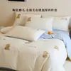 Juego de ropa de cama de algodón cepillado de alta calidad, cuatro piezas, algodón puro, 100% algodón, nuevo para otoño e invierno 2026, funda de edredón, sábana, bordado de dibujos animados, clase A