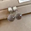 Pendientes de aro de resina de aguja plateada, moda minimalista, pendientes de lujo ligero de alta gama, accesorios para orejas de moda simples personalizados para mujer