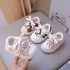 Zapatos para Niños Pequeños Zapatos para Niños Primavera y Otoño Nuevo Bebé Suela Suave Niñas Punta de Concha Zapatos de Tabla Casuales Niños Pequeños Zapatos Deportivos
