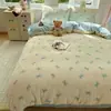 Conjunto de Inverno Espesso Quatro Peças Classe A Capa de Edredom Fofa de Lã de Leite Capa de Edredom de Lã Coral Dupla Face Saia de Cama Conjunto de Três Peças para Dormitório