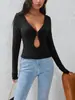 Nova moda feminina europeia e americana, camiseta V-neck com recorte de argola e manga longa, top de cor sólida acinturado e slim fit para garotas estilosas