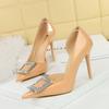 638-K63 tacones altos de banquete tacón de aguja charol boca poco profunda punta lateral hueco hebilla cuadrada de metal con pedrería zapatos