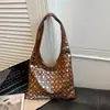 Bolso de Hombro Cruzado Texturizado Casual para Mujer, Estilo Europeo y Americano, Modelo Nuevo con Remaches, Tendencia 2026 Gran Capacidad, Diseño Simple