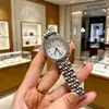 Nuevo Estilo Esfera Digital Personalizada Hebilla de Mariposa Correa de Acero Reloj para Mujer Movimiento de Cuarzo Pulsera Incrustada de Diamantes Reloj para Mujer Venta al por Mayor