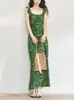 Vestido Slim-Fit "Monet 2.0" Verde Escuro Estilo Floresta Original, com Aspecto de Fada, Inspirado em Oxigênio, que Realça a Pele