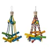 Juguete de loro cruzado Madera maciza Juguete para pájaros Cuerda de color Nudo Palo de madera Cuentas de madera Cadena para masticar Para diversión y alivio del aburrimiento Suministros para jaula de pájaros
