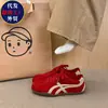 Zapatos casuales ligeros de suela blanda de moda para mujer, 2026 nuevos zapatos de entrenamiento alemanes versátiles estilo americano con forro polar y punta redonda elegantes