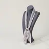 Novo Colar de Lenço de Seda com Contas para Mulheres, Corrente para Suéter Retrô de Bolinhas e Flor de Castanha, Lenço Pequeno Fino Moderno Literário Versátil