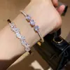 Pulseira Europeia e Americana Transfronteiriça Quadrada Geométrica com Fivela de Zircônia, Versátil para o Dia a Dia, Joia de Luxo Leve e de Alta Qualidade para Mulheres