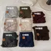 Cachecol triangular de malha com mistura de lã, estilo 2026, estilo coreano, versátil, macio ao toque, confortável de usar, perfeito como xale, aquecedor de pescoço ou cachecol para mulheres no inverno