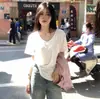 Camiseta Solta Estilo Preguiçoso Feminina Ombro Direito Decote V Gola Baixa Decote Grande Manga Curta Verão Casual Versátil Camiseta Top com Efeito Emagrecedor