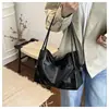 Bolsa Tote Grande Capacidade para o Dia a Dia de Mulheres 2026 Bolsa de Mão Fashion e Estilosa para Mulheres Bolsa de Ombro Versátil de Nicho para Mulheres