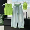 Conjunto de Verão para Meninas 2026 Novo Estiloso Colete Camiseta Calça Jeans Fina Conjunto de Duas Peças Tendência