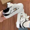 Tênis Brancos Fofos Estilo Coreano Nicho com Laço para Mulheres 2026 Primavera e Outono Novos Tendência Ins Estilo Casal Mocassins Esportivos