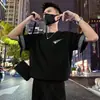Camiseta Patchwork Xadrez com Bolso de Manga Curta da Marca da Moda para Homens, Moda de Verão, Gola Redonda Estilosa, Caimento Solto, Top Casual Versátil
