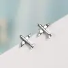 Brincos Simples de Avião para Homens e Mulheres Estilo Neutro Brincos Mini Compactos Moda Hip Hop High Street Brincos Individuais