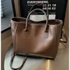 Bolso de hombro individual vintage casual de gran capacidad retro 2026 nueva moda simple para el trabajo