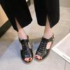 Sandálias peep toe de salto médio plus size estilo romano vazado com salto grosso para mulheres, calçados externos, comércio exterior europeu e americano transfronteiriço, estação independente