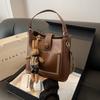 This year's popular fashion hand bucket bag women's 2024 new casual all-match wide shoulder strap shoulder messenger bag