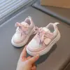 Zapatillas Deportivas Transpirables para Niños 2026 Zapatos para Niños Primavera y Otoño Suela Suave Transpirables Modernas Versátiles Tenis de Suela Suave Venta al por Mayor