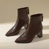Botines retro versátiles, elegantes y a la moda con cremallera trasera, tacón cuadrado, elegante empeine de piel y punta fina, perfectos para el otoño de 2026