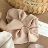 Goma de Pelo Satinada de Lujo Estilo Francés Grande de 20 cm Personalizable con un Diseño Sencillo y Atmosférico para Recoger el Cabello