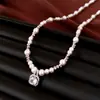 Collar con Colgante Cuadrado de Circonita con Perlas, Cadena Clavicular de Lujo Ligero de Alta Gama, Collar Versátil de Diseño Nicho al por Mayor
