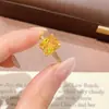 Bestseller internacional: Anel cubo com pedra preciosa amarela cintilante incrustada para mulheres, anel geométrico ajustável de luxo leve de alta qualidade, direto do fabricante