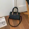 Bolso de mano tejido de alta gama 2026 Primavera Nuevo Diseño de nicho Bolso de axila Versátil Bolso de hombro para el día a día
