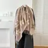 Bufanda de hilo transfronteriza europea y americana con letra H, moderna y a la moda, cálida y gruesa, con borlas largas, chal de doble cara y calentador de cuello