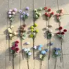 Arreglo artificial de flores de margarita de 5 cabezas, accesorios florales de boda, decoración de salón de bodas, flores de seda de diente de león, margaritas de bola pequeña