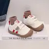 Zapatos para Bebé y Niño Pequeño 2026 Primavera Zapatos Bordados para Bebé Estilo Otoño Zapatos para Niños Zapatos para Niño Pequeño