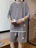 Traje casual masculino, conjunto esportivo leve e moderno para o verão, conjunto de roupas masculinas estiloso com mangas curtas e bonito
