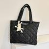 Bolso Casual de Nicho de Plumas para Mujer 2023 Nueva Llegada Gran Capacidad Romboidal Bolso de Mano para Viaje Bolso Tote de Hombro a la Moda