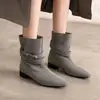 Botas femininas de salto médio com bico quadrado e fivela para comércio exterior transfronteiriço, novas botas curtas pretas slip-on outono e inverno, botas Martin de salto grosso emagrecedoras