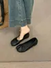 Sapatos Retro de Pata de Porco Primavera Outono Brisa da Tarde Sola Macia Slip-on Mocassins Fundo Plano Boca Rasa Sapatos Individuais para o Trabalho Sapatos com Biqueira Dividida