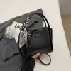 Bolsa Saco Popular deste Ano para Mulheres 2025 Outono Nova Moda Simples de Ombro Único Pequena Bolsa de Trabalho Transversal