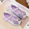 Zapatos de Cuero para Niñas Zapatos de Princesa 2026 Primavera y Otoño Nueva Moda Zapatos de Cristal Suela Suave Zapatos Individuales de Cuero con Perlas para Niña Pequeña