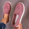 Zapatos casuales de punto flyknit para mujer, slip-on, caña baja, para comercio exterior europeo y americano, transpirables, mocasines de talla grande del sudeste asiático